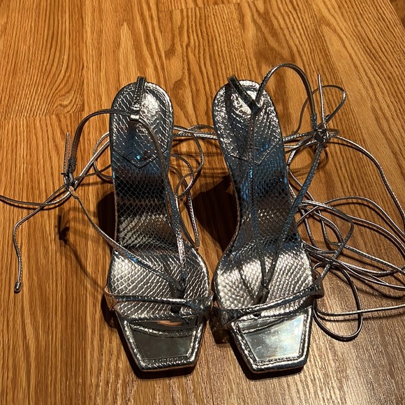 The Vikki heels - Picture 4 of 8